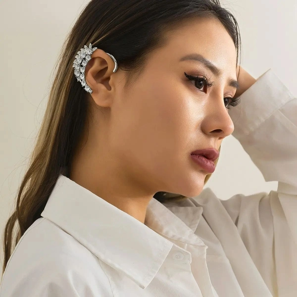 Arzonai 1Pcs jewelry Sweet and cool geometric rhinestones without pierced earrings Cold and trendy all-match niche earrings