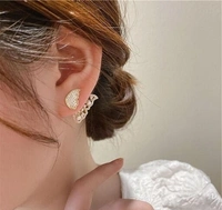 Arzonai  Butterfly Earrings Female Korea A Two-Wear Pearl Diamond Butterfly Pearl Stud Earrings Simple Personality Earrings