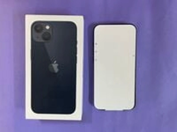 Apple iPhone 13 256GB - White, 12