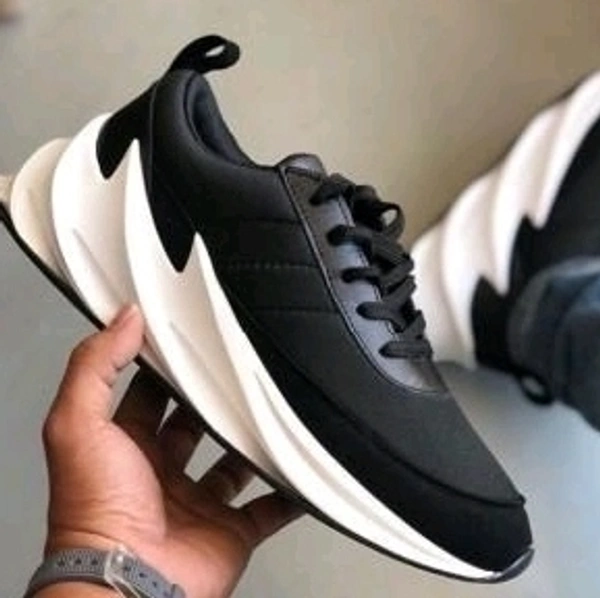 Unique Graceful Men Sport Shoe