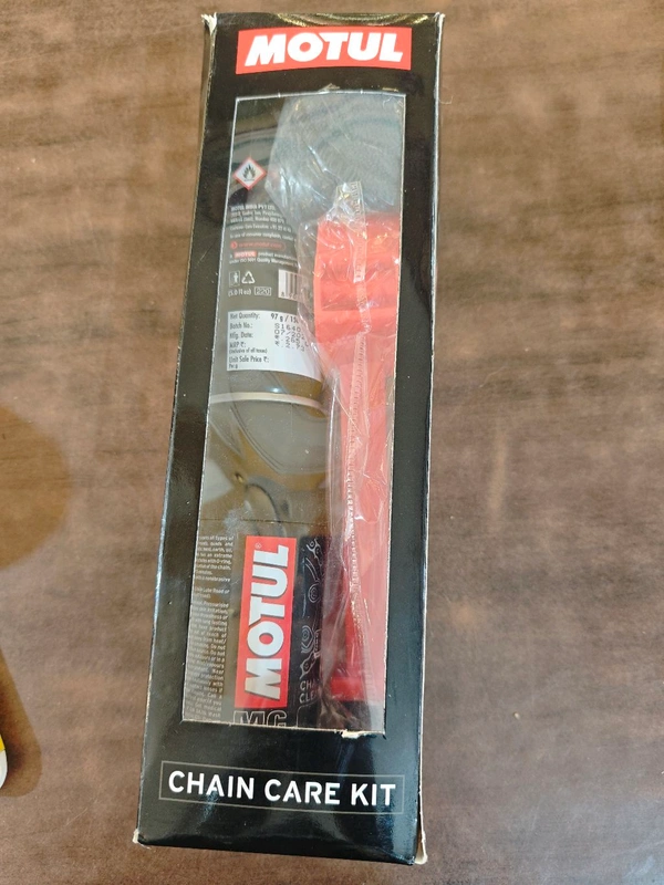 Motul Chain Care Kit — C1 & C2 COMBO 150 ml Each and Microfiber Cloth + Chain Cleaning Brush