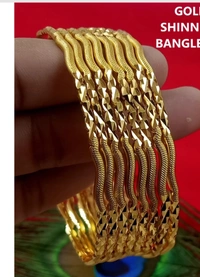 Gold Pleated Bangales