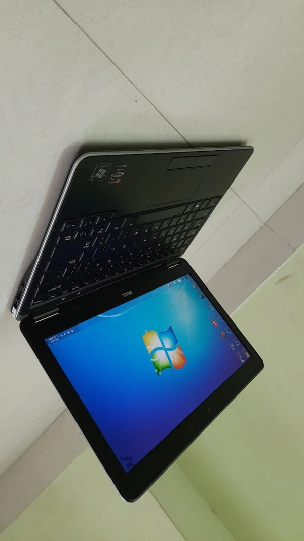 Dell LATTITUDE e7240 Core I5 4th Gen 8gb Ram 256 SsD HDD 12.5 INCH - Silver, 12.5