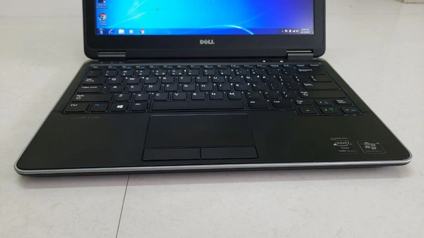 Dell LATTITUDE e7240 Core I5 4th Gen 8gb Ram 256 SsD HDD 12.5 INCH - Silver, 12.5
