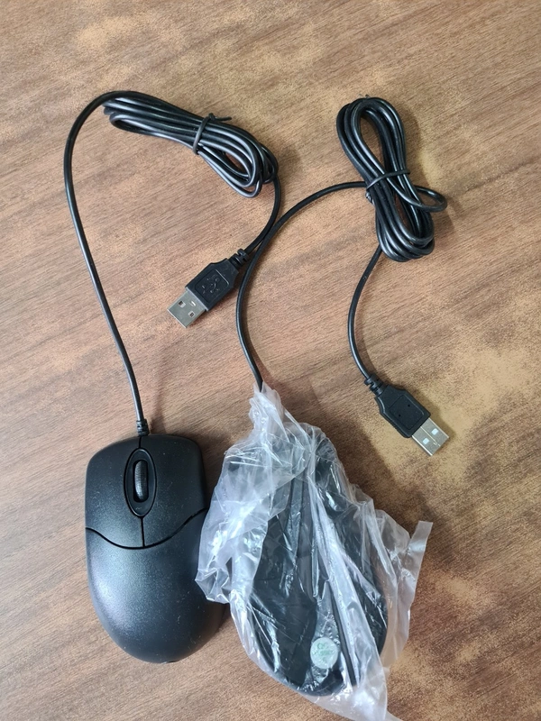 Brand NEW USB OPTICAL MOUSE BULK QUANTITY - Black