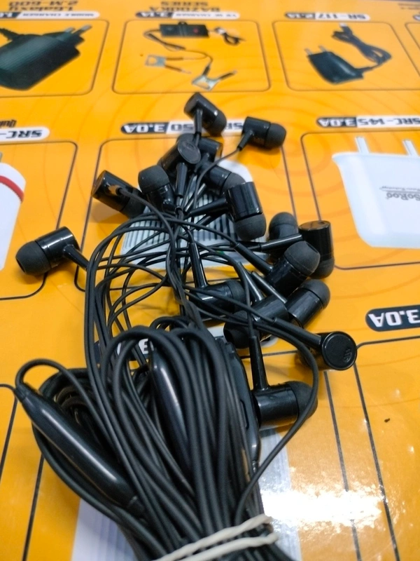 EARPHONE BLACK UNIVERSAL 