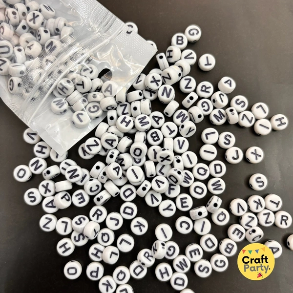 100pc - Alphabet Black And White Bracelet Beads