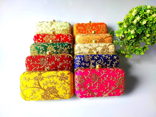 Valley Handicrafts  Embroidery Metal Hand Clutches with Hanging Chain for Women / indian Style Evening Clutches ,Stylish Purse For Parties & Wedding ceremony Best Gifts Favours Giveaways &  Favours /Shagun Return Gifts for Haldi  Mehendi Roka Wedding (20pcs ) - Mix Colour, 20