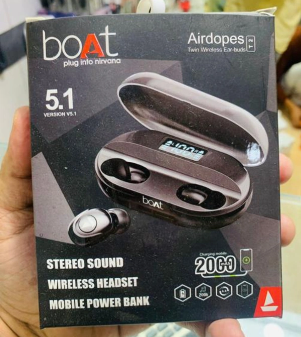 Boat Airdopes 5.1 With Inbuild Power Bank 2000 MAH - Black, Free Size