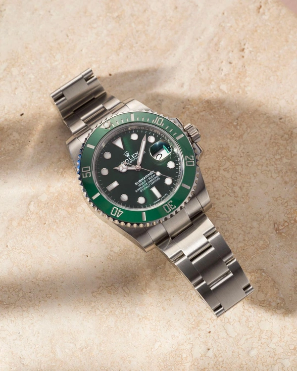 Rolex Submariner meticulously designed watch with gold bracelet now available & Ready to ship today 🌟