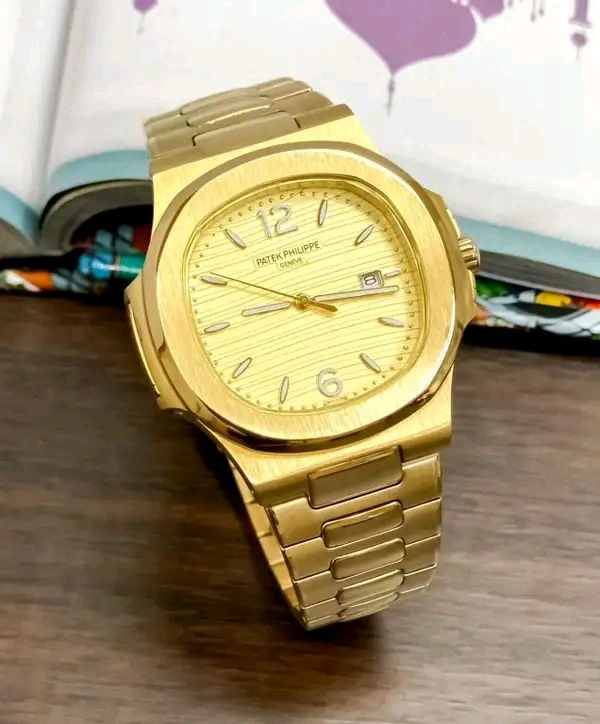 Patek Philippe Nautilus (Gold