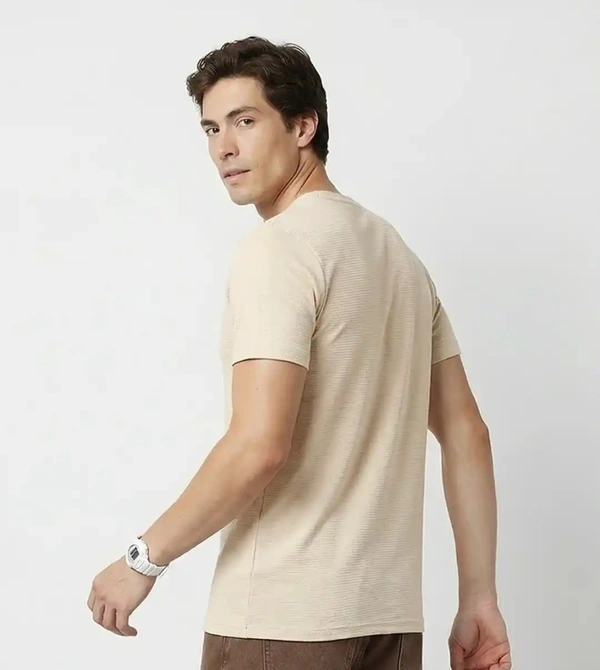 Mast & Harbour Men Solid T Shirt - l