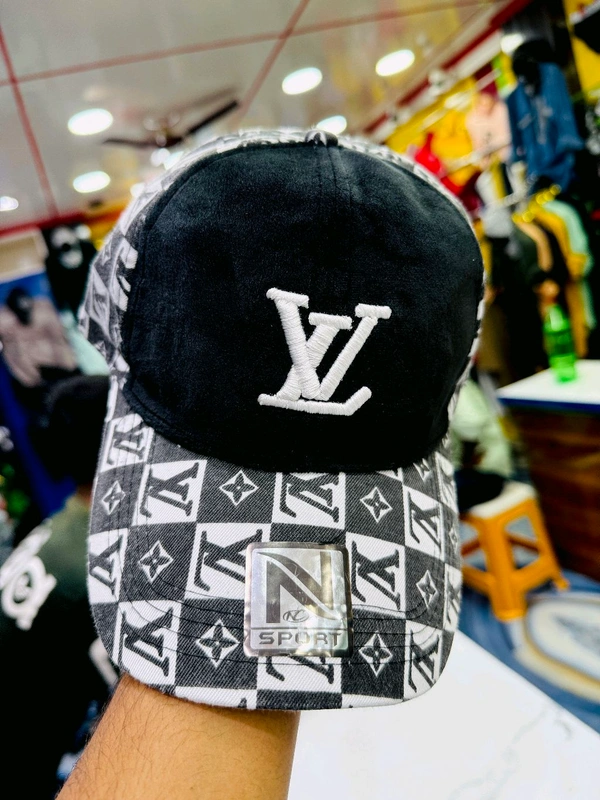 LOUIS VUITTON LV IMP CAP - White