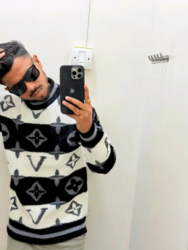 China Imp Sweatshirt - White, M