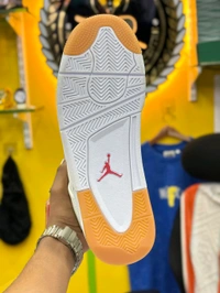 Air Jordan Retro 4  - White, 7