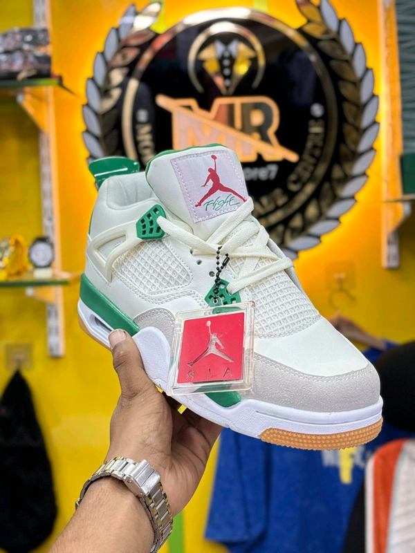 Air Jordan Retro 4  - White, 8