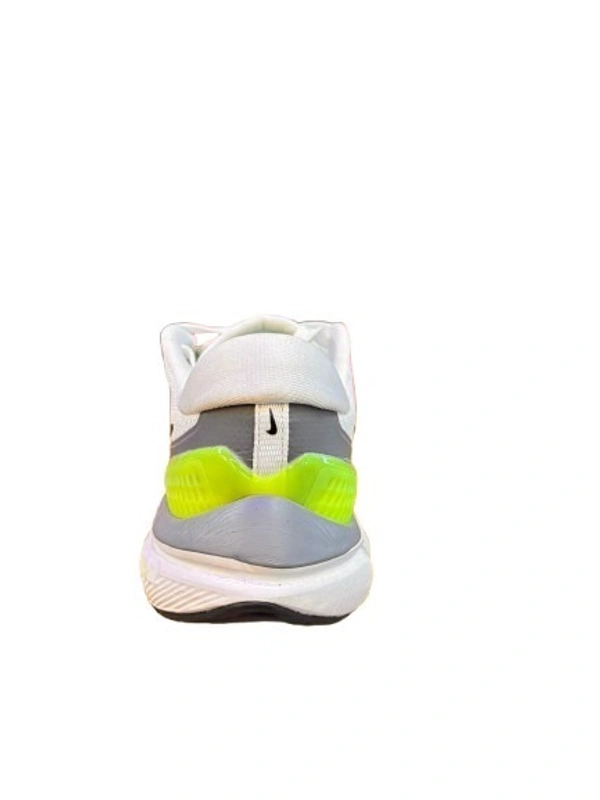 NIKE VOMERO 16 - 8.5, WHITE/GREEN, 1