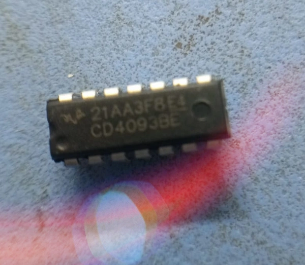21AA3F8E4 CD4093BE IC DIP - 14 CD4093 BE - M5