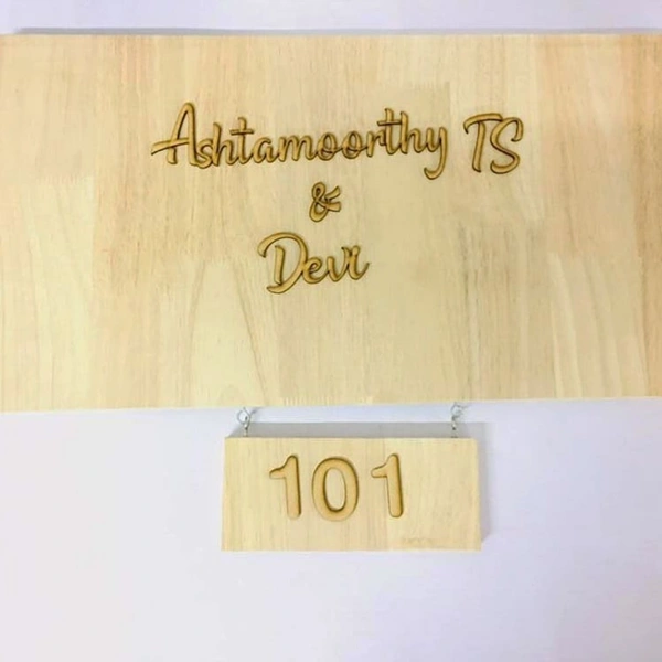 Pinewood Nameplate-4