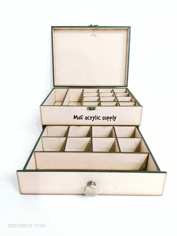 23 Slot Box