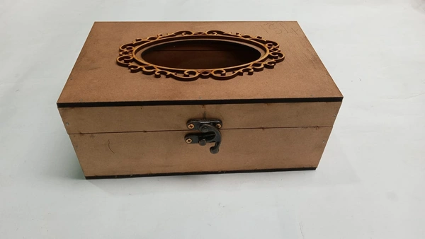 Tissue Holder With Oval Frame  - 8/5/3"