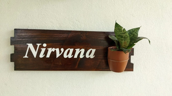 Pinewood Nameplate With Pot - 18/6"
