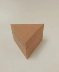 Traingle Box - 8/8/3"