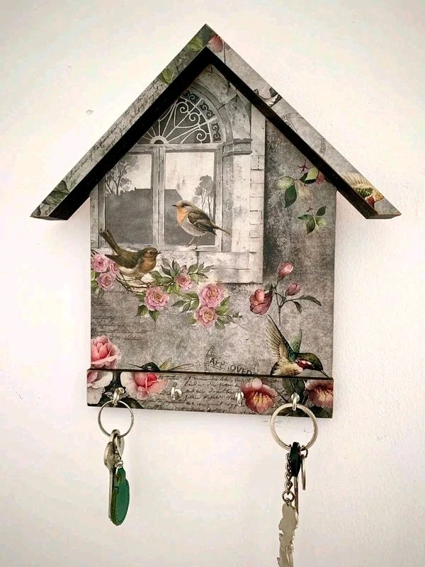 Hut Keyholder -1 - 10/8"