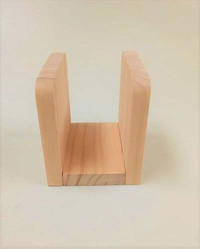 Pinewood tissue holder - 3/3/2.5"