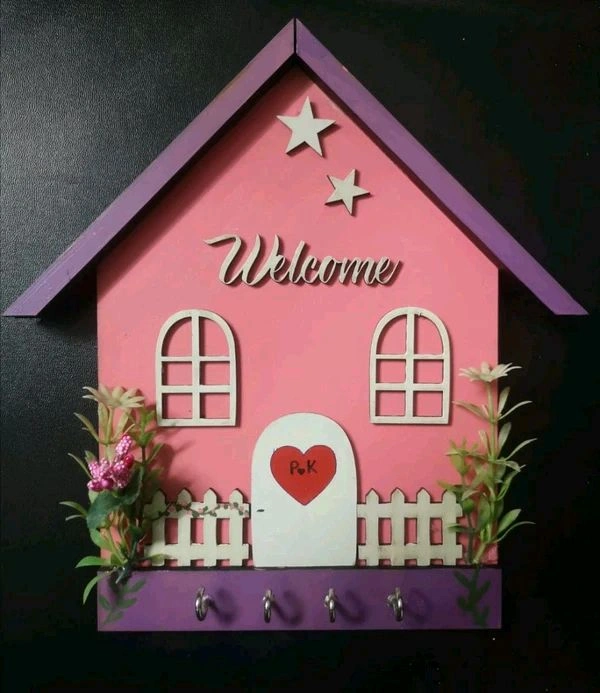 Hut Keyholder -11 - 10/8"