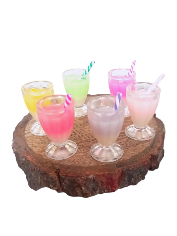 Miniature Shakes -4 Pc