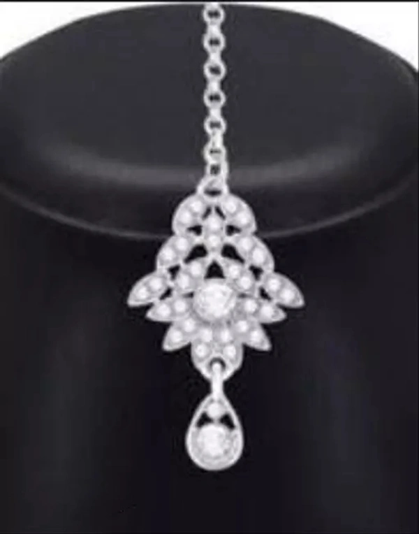 Rhodium Plated Necklace Set With Mangtikka