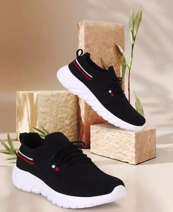 Black Solid Running Shoes For Men - 6