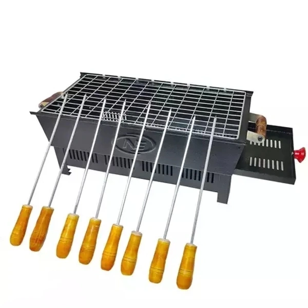 Portable charcoal BBQ grill for roasting and grilling