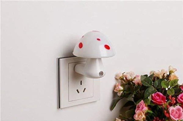 Mushroom Shaped Plastic Energy Saving Sensor LED Night Lamp