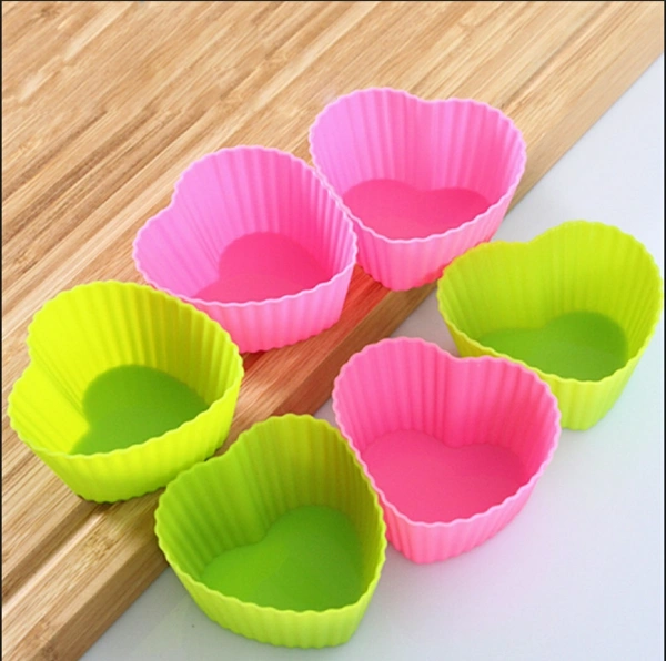 Silicone Mixing Cup 1 - Heart