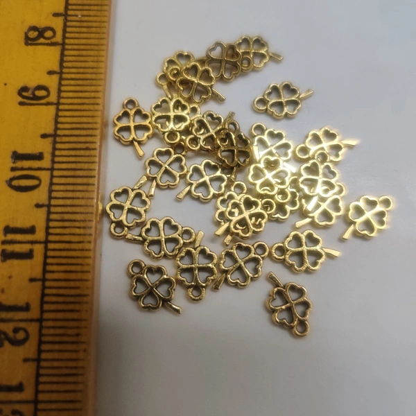 Clover Leaf Gold Charm