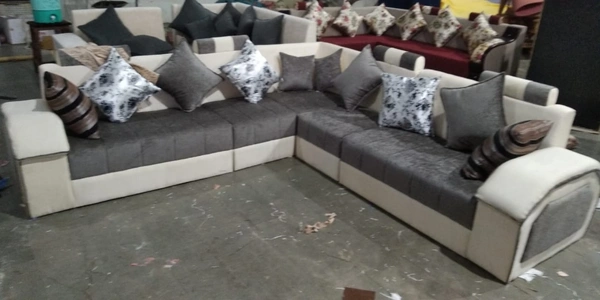 Ankitafurniture Victor