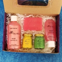 Refreshing Gift Hamper