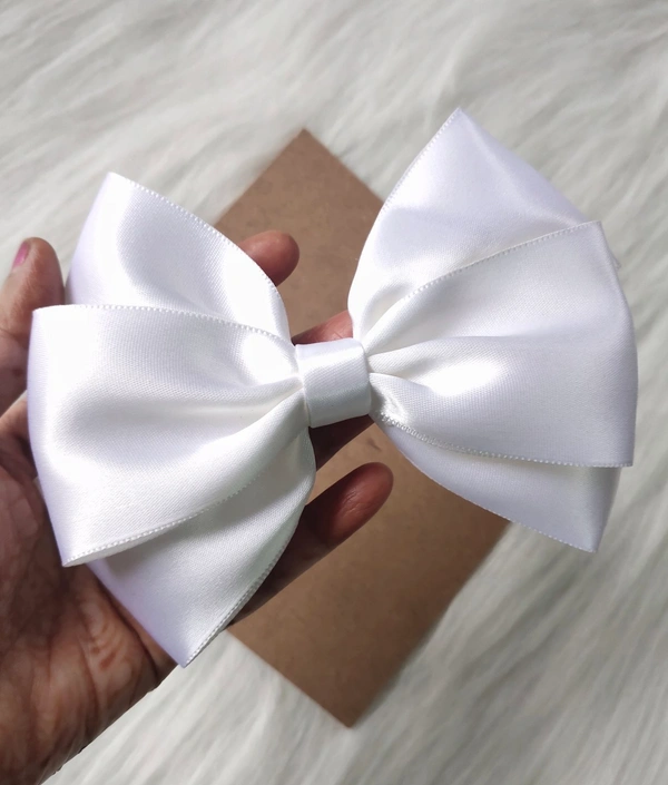 White Bow Clip - White, Medium