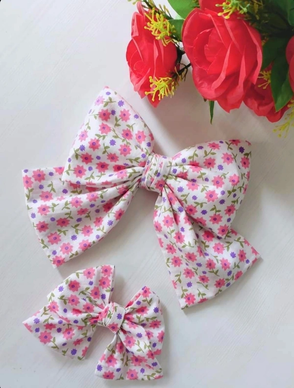 Mom-Daughter Pair Hair Clips - Pink White, Large And Small