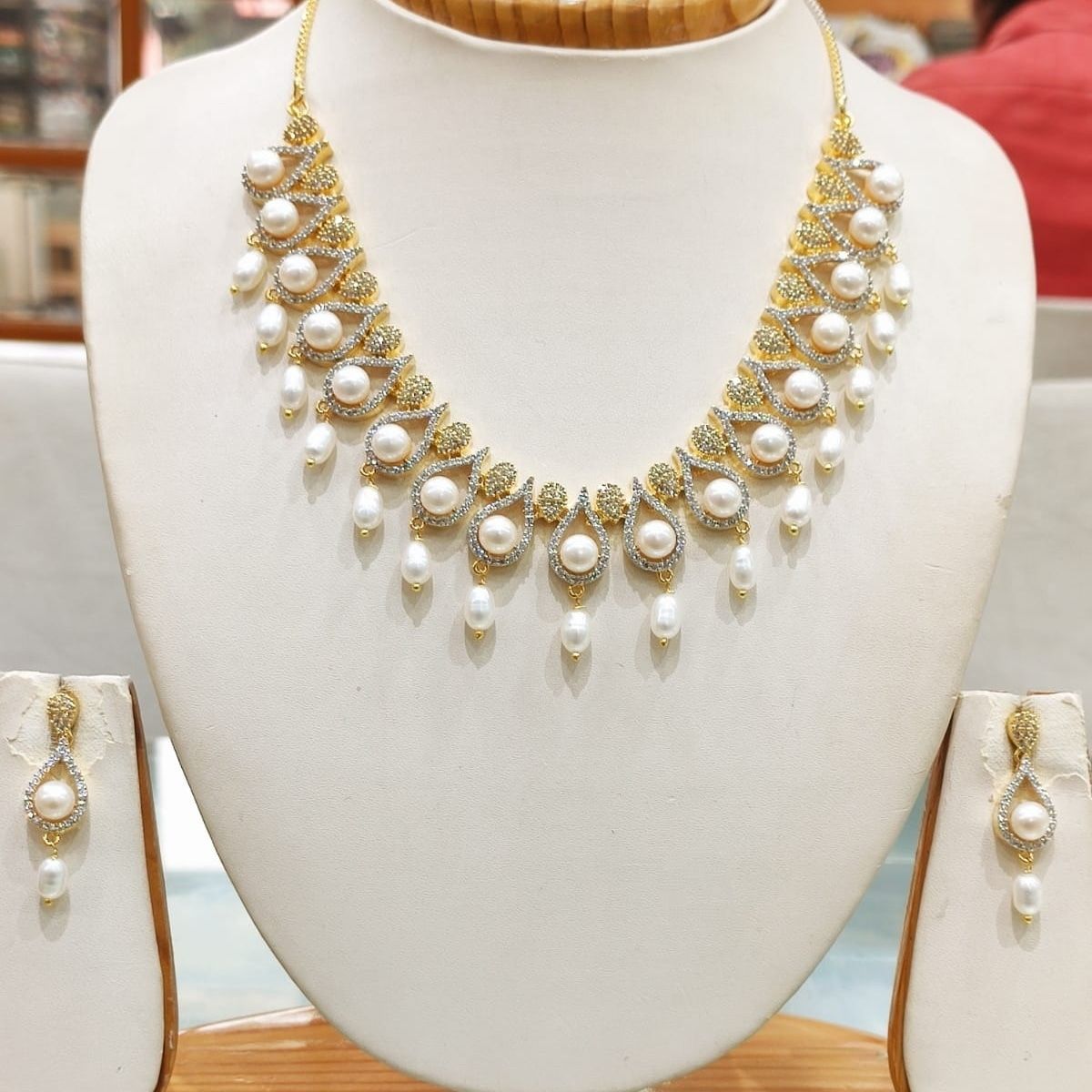 S&W Pearl Necklace Vintage White Faux Pearls Retro Adjustable | eBay