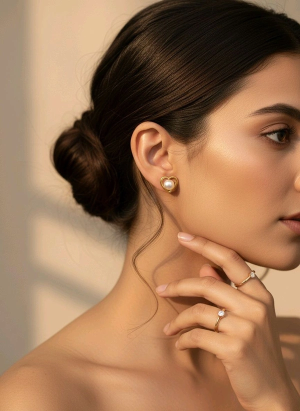 Pearl Earrings - PE134 - Gold, White, 4 MM