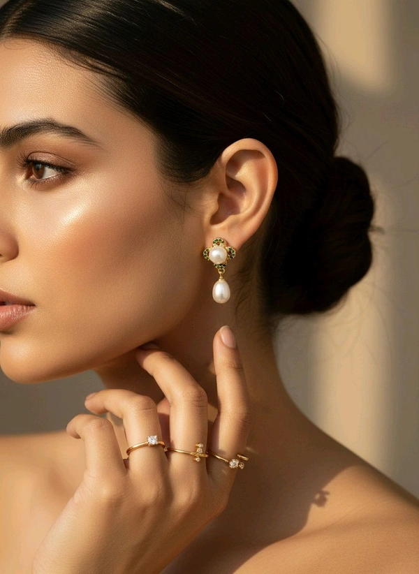 Pearl Earrings - PE140 - Gold, White, 4 MM