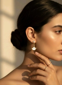 Pearl Earrings - PE142 - Gold, White, 4 MM