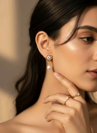 Pearl Earrings - PE244 - White, Gold, 4 MM