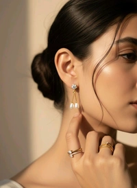 Pearl Earrings - PE148 - Gold, White, 4 MM