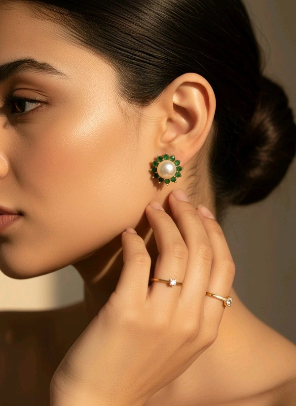 Pearl Earrings - PE151 - Gold, White, 4 MM