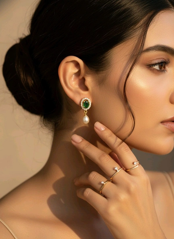 Pearl Earrings - PE155 - Gold, White, 4 MM