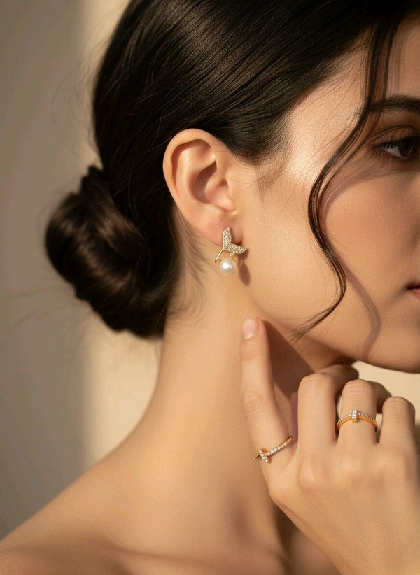 Pearl Earrings - PE162 - Gold, White, 4 MM